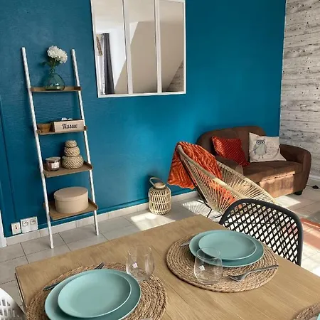 Joli Bord De Mer Apartment *